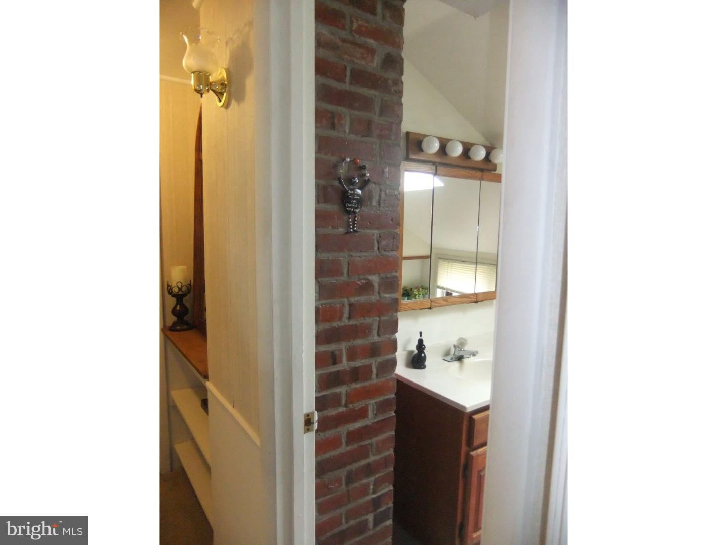 7 Winding Road Levittown, PA 19057 - Photo 17 of 25 Gallery Image 17