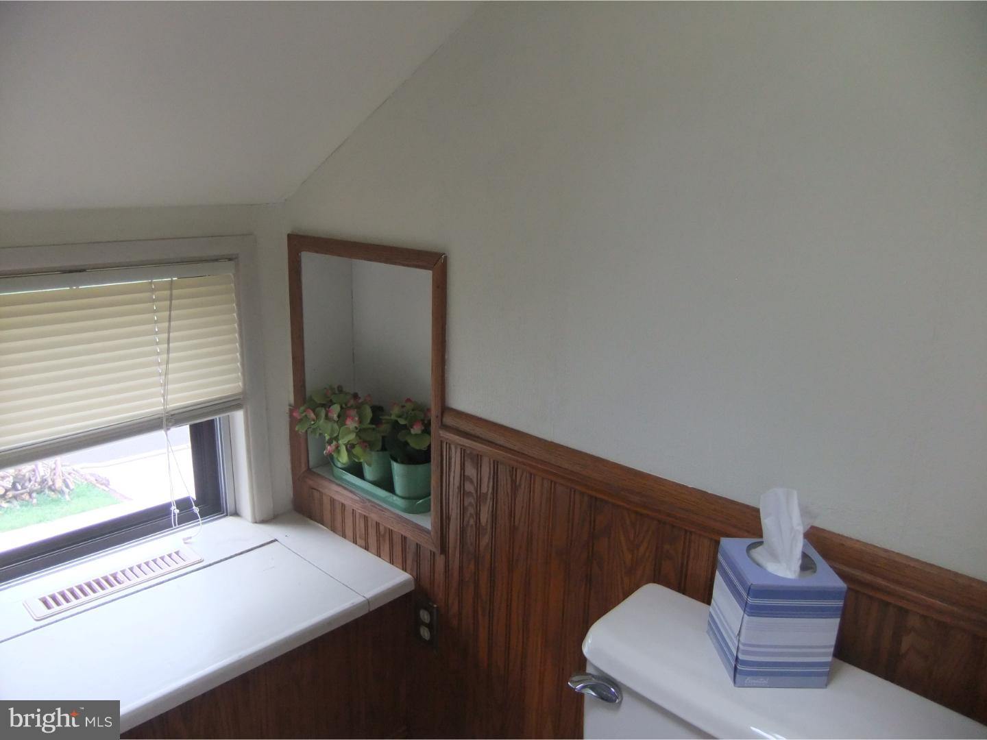 7 Winding Road Levittown, PA 19057 - Photo 19 of 25 Gallery Image 19