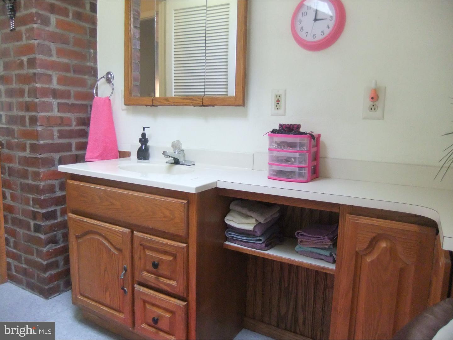 7 Winding Road Levittown, PA 19057 - Photo 20 of 25 Gallery Image 20