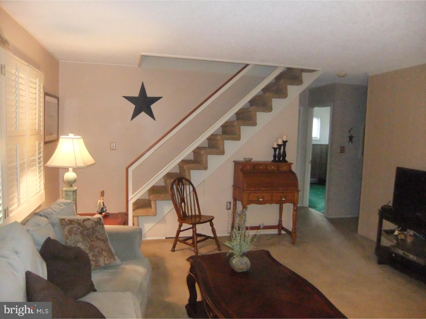 7 Winding Road Levittown, PA 19057 - Photo 4 of 25 Gallery Image 4