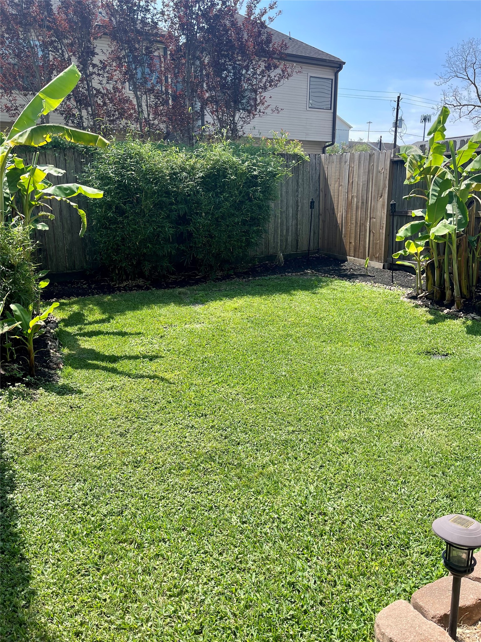 5719 Darling Street Houston, TX 77007 - Photo 32 of 35 a view of a backyard