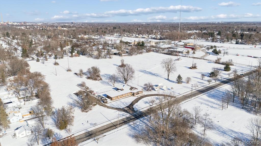 600 West Cavanaugh Road Lansing, MI 48910 - Photo 1 of 11