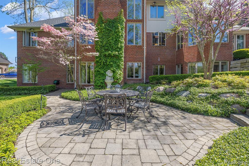 3636 Thatcher Court Rochester Hills, MI 48309 - Photo 11 of 98