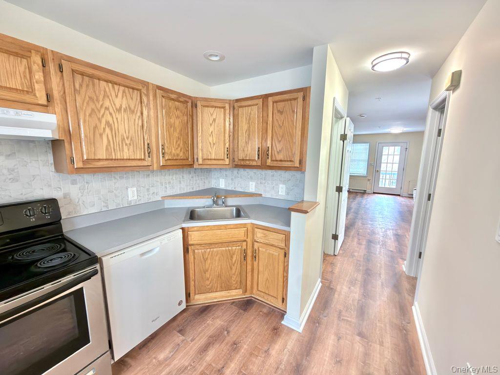 1870 Baldwin Road, Unit 27 Yorktown Heights, NY 10598 - Photo 4 of 20 Kitchen of Similar Unit