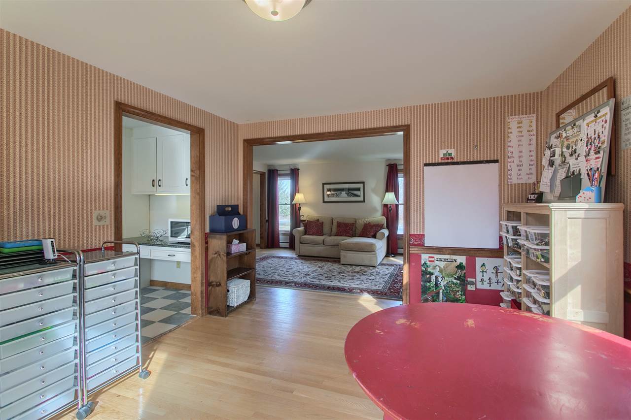 11 Meadowbrook Road Derry, NH 03038 - Photo 13 of 28