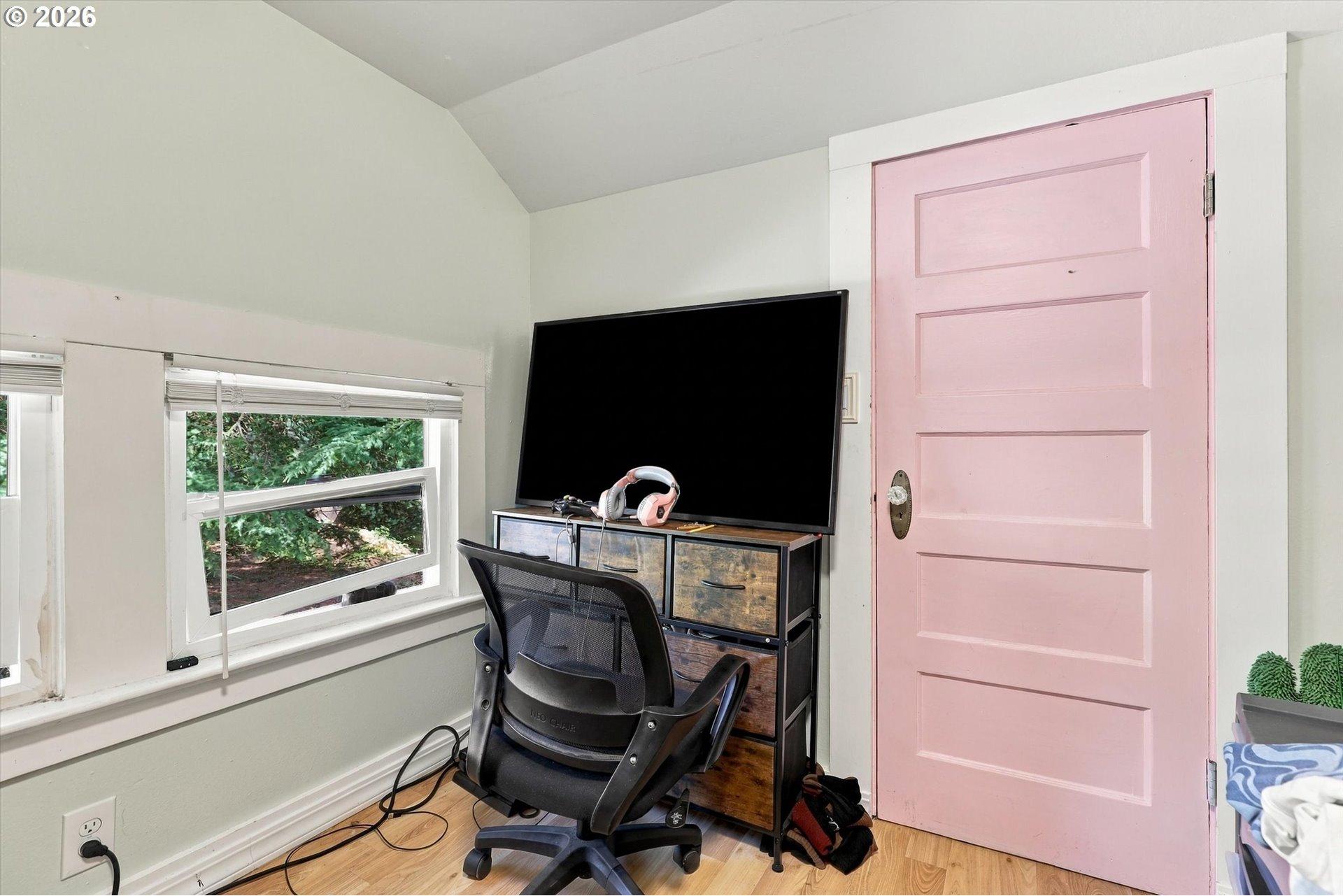 8270 Southwest Sorrento Road Beaverton, OR 97008 - Photo 19 of 47 Gallery Image 19