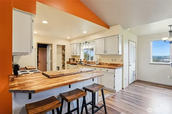 $750,000 | 9509 237th Street East, Graham, WA 98338