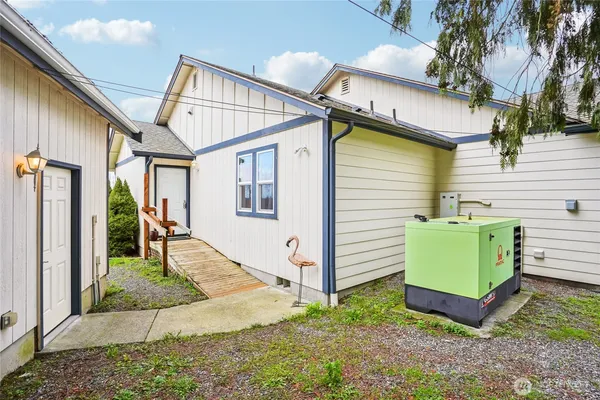 $750,000 | 9509 237th Street East, Graham, WA 98338