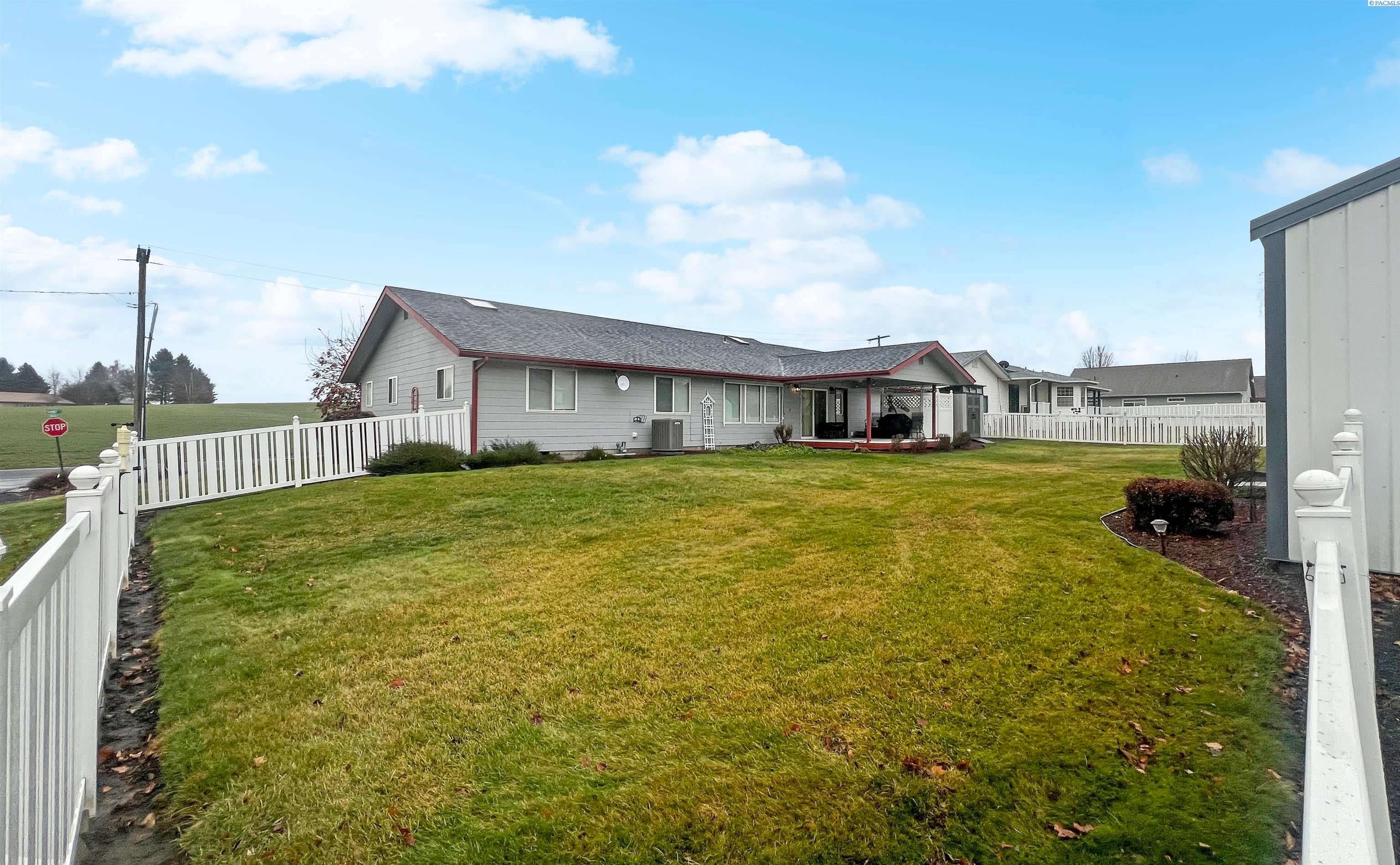 1102 Summit Street Colton, WA 99113 - Photo 3 of 22 Gallery Image 3