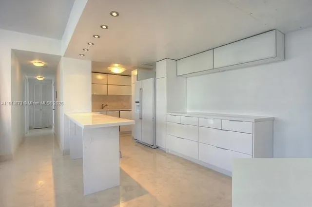 $7,300 | 20 Island Avenue, Unit 209, Miami Beach, FL 33139