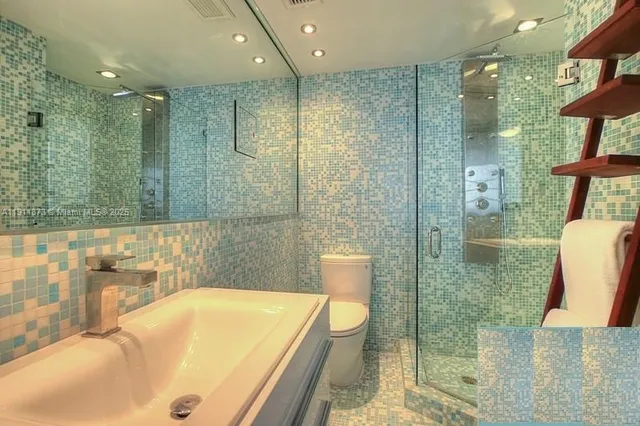 $7,300 | 20 Island Avenue, Unit 209, Miami Beach, FL 33139