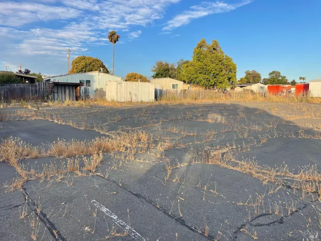 a view of a lake with houses