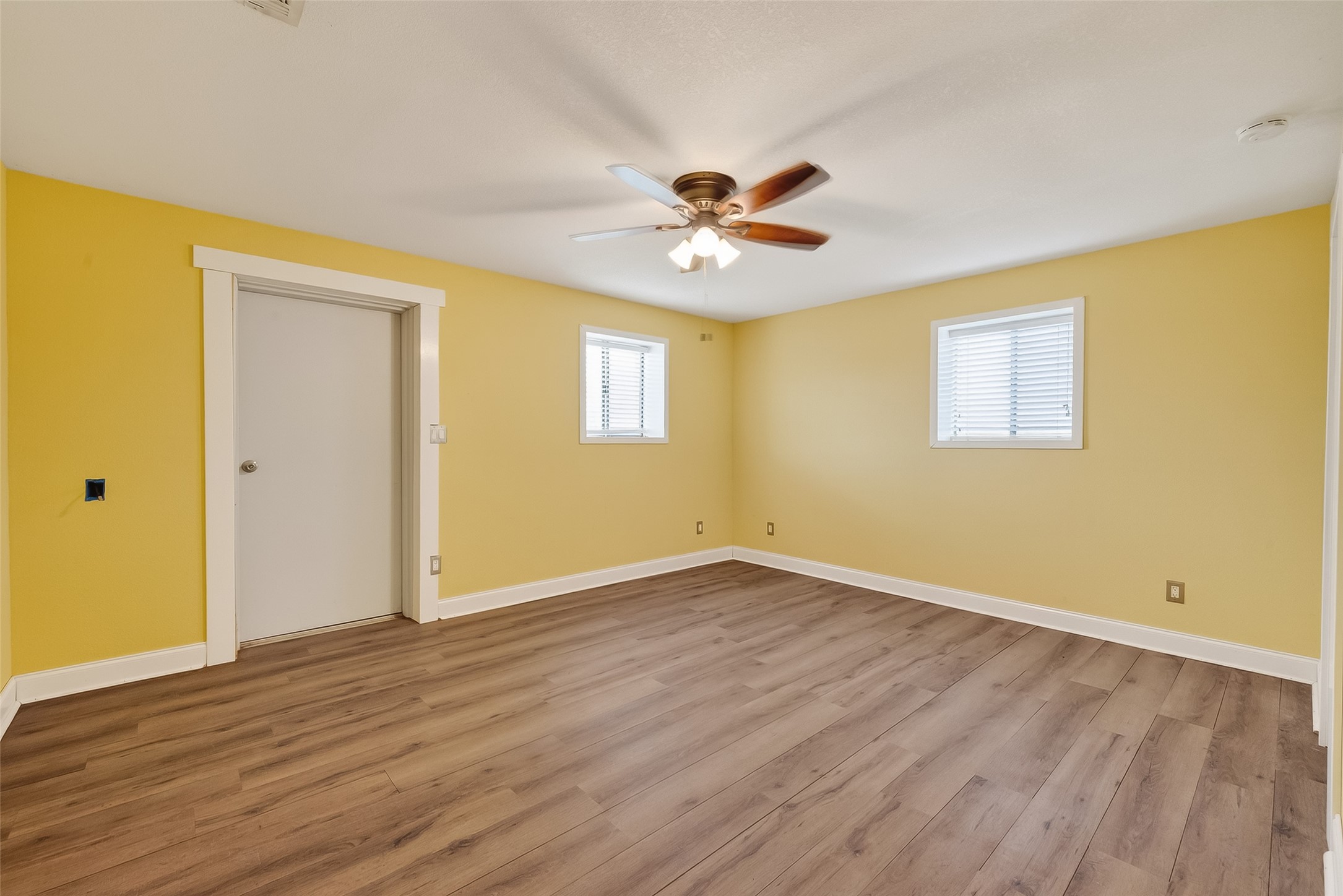 8525 Spell Road Needville, TX 77461 - Photo 14 of 33