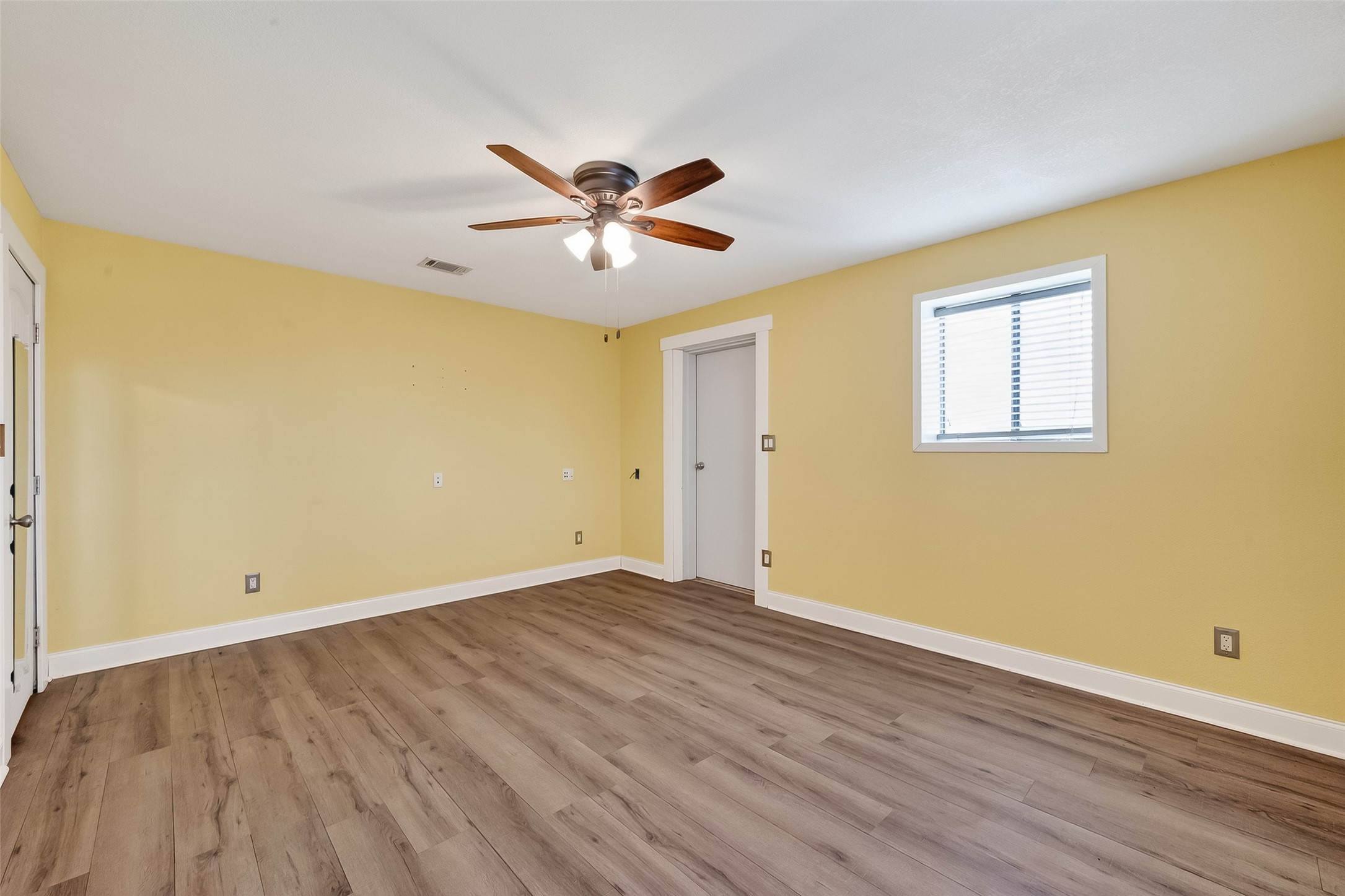 8525 Spell Road Needville, TX 77461 - Photo 16 of 33