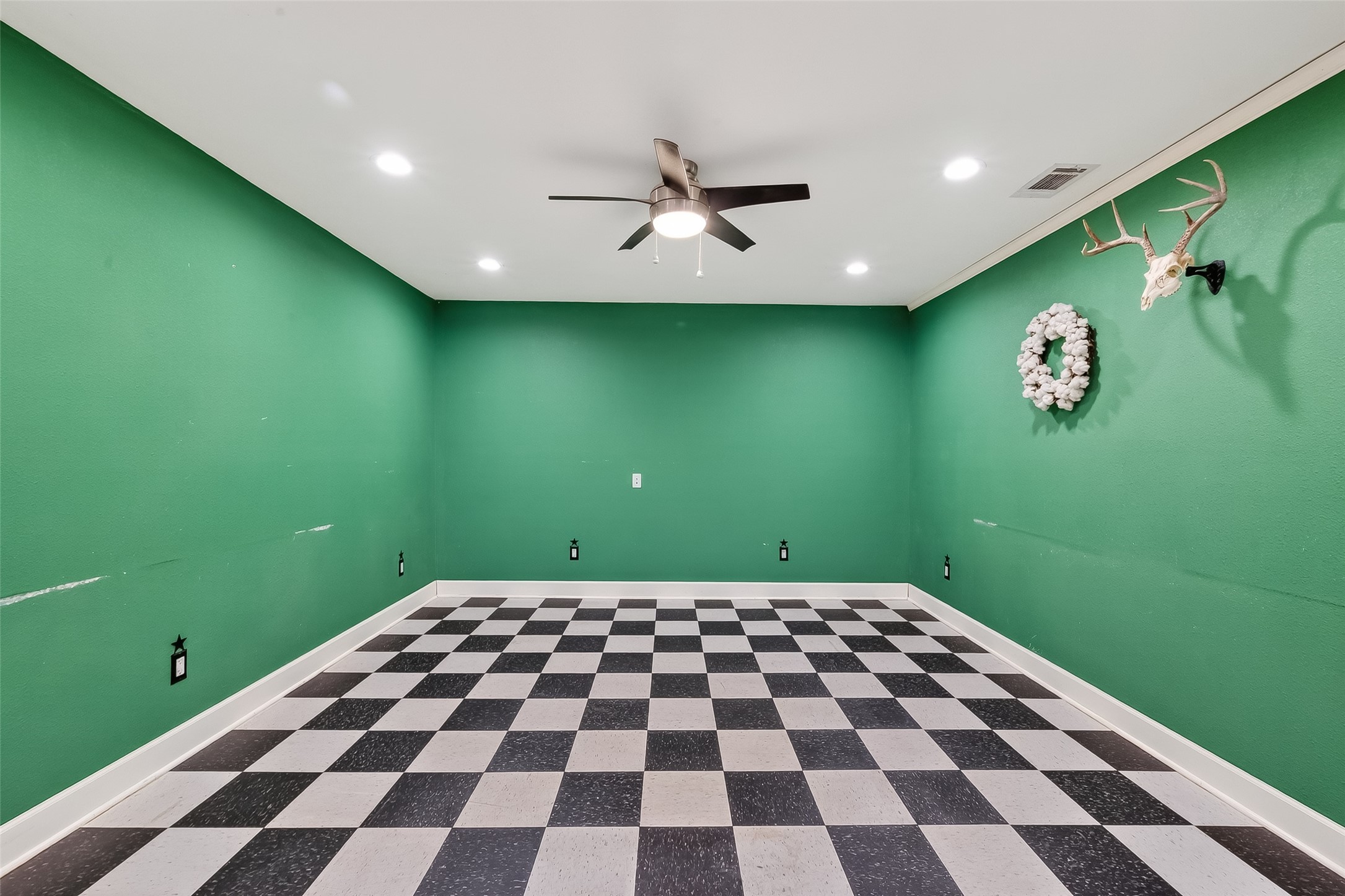 8525 Spell Road Needville, TX 77461 - Photo 5 of 33