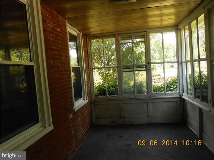 510 Springfield Road Aldan, PA 19018 - Photo 3 of 18 Enclosed Porch