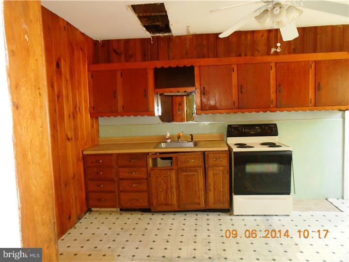 510 Springfield Road Aldan, PA 19018 - Photo 6 of 18 Kitchen