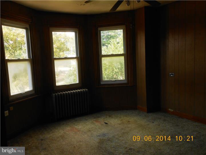 510 Springfield Road Aldan, PA 19018 - Photo 9 of 18 Bedroom - Main