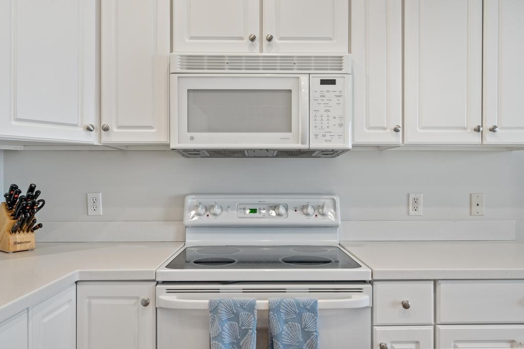 13354 Stover Road, Unit 2 Charlevoix, MI 49720 - Photo 15 of 35 Gallery Image 15