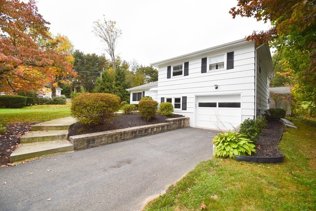 69 Ashley Road Holyoke, MA 01040 - Photo 4 of 28 Gallery Image 4