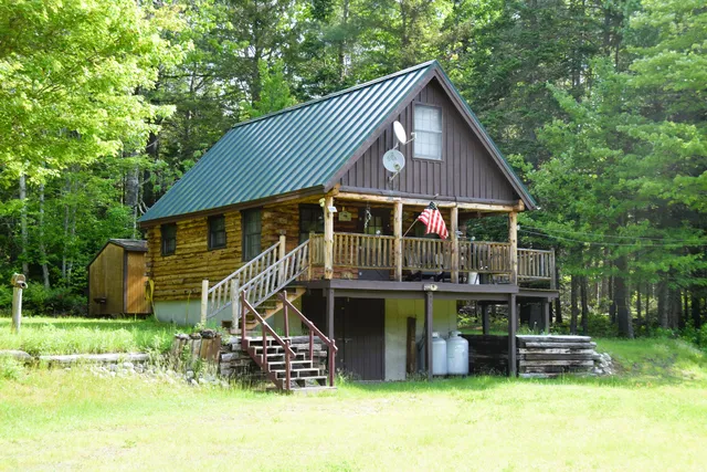 $299,900 | 785 Carrying Place Road, New Portland, ME 04961