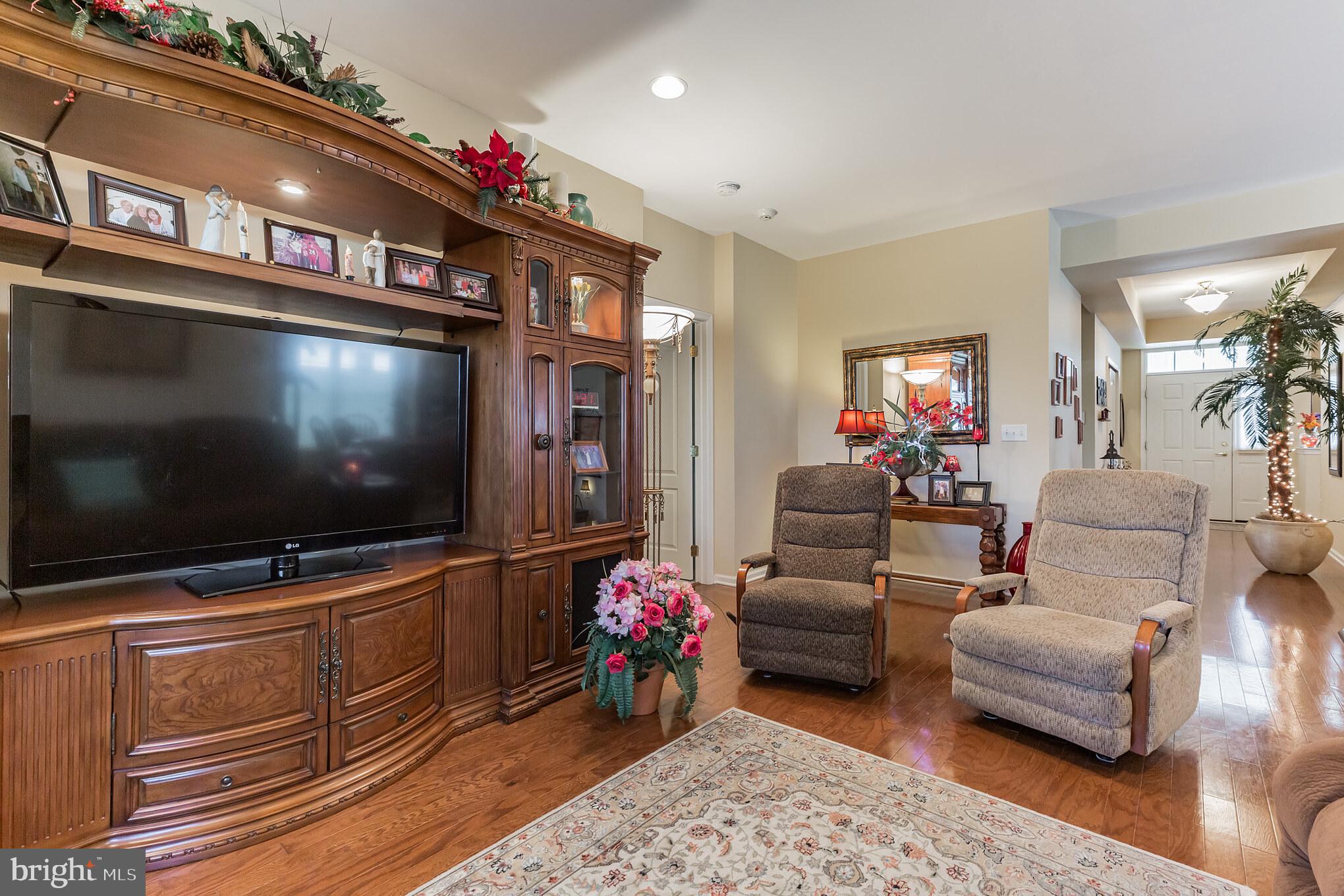 111 Whitall Road Glassboro, NJ 08028 - Photo 20 of 29 Living Room