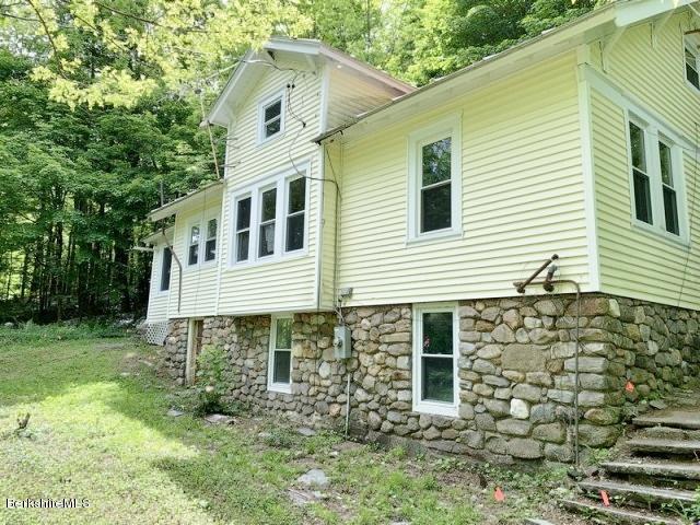 14 Nocher Road Washington, MA 01223 - Photo 3 of 17 251-455773 Right 2