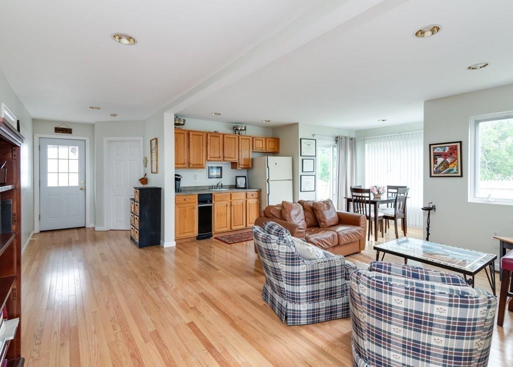 79 Jericho Road Scituate, MA 02066 - Photo 8 of 38
