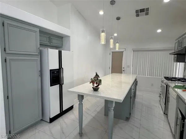 $2,000 | 3593 Spring Shower Drive, Las Vegas, NV 89147