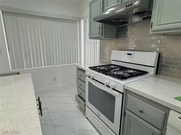 $2,000 | 3593 Spring Shower Drive, Las Vegas, NV 89147