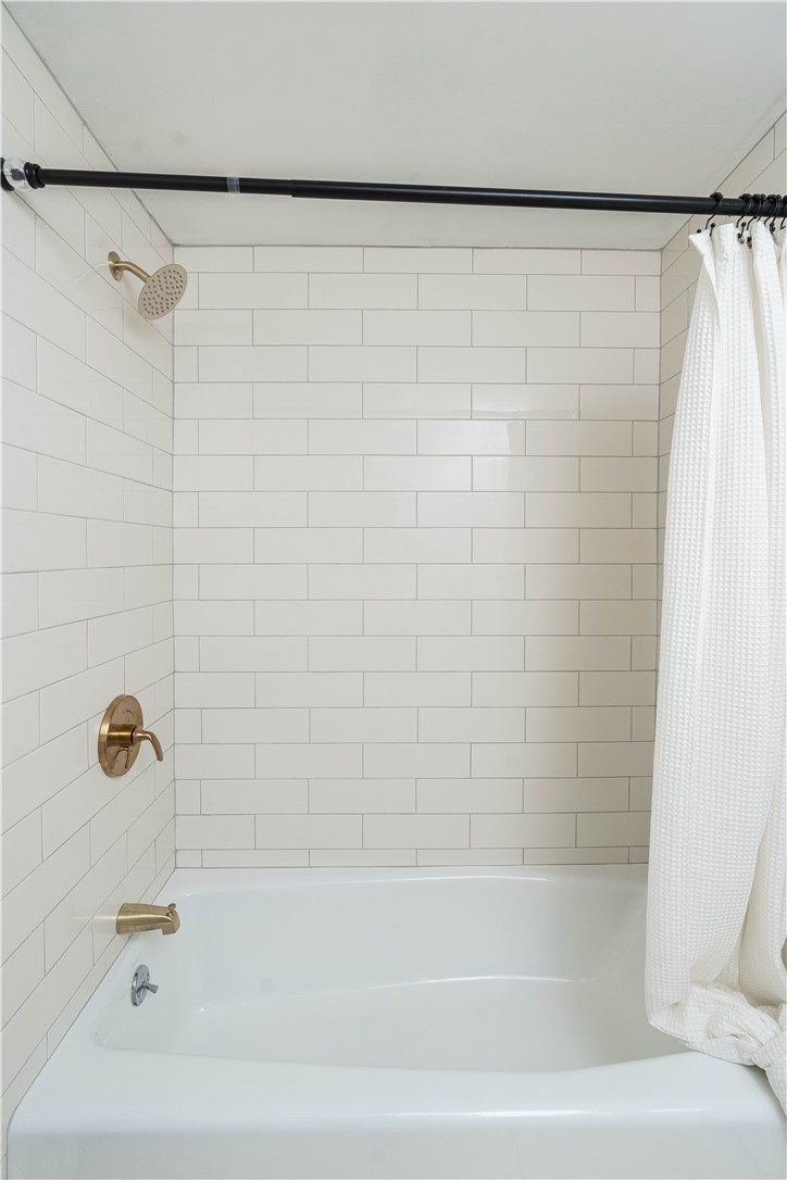 3 Sundale Road Cranston, RI 02921 - Photo 29 of 50