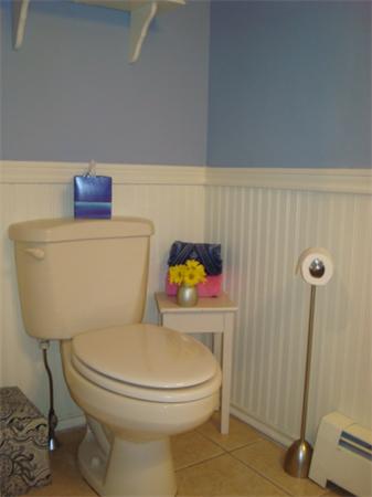 69 Richards Road Reading, MA 01867 - Photo 9 of 23 Gallery Image 9