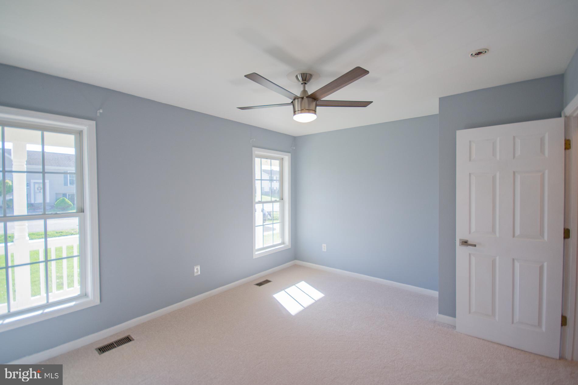 40 Stiles Way Ranson, WV 25438 - Photo 22 of 44 a view of an empty room with a window