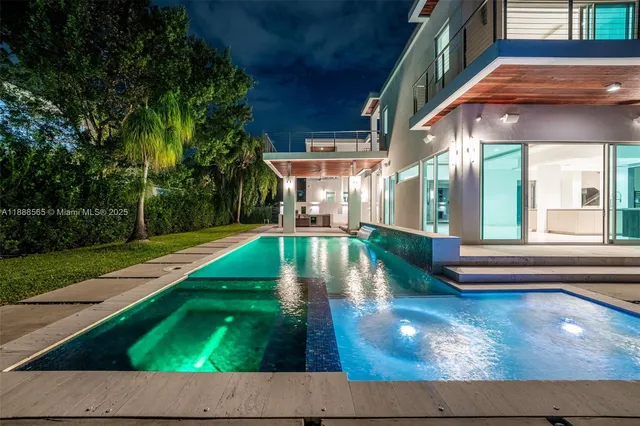 $6,999,999 | 9101 Southwest 69th Court, Pinecrest, FL 33156