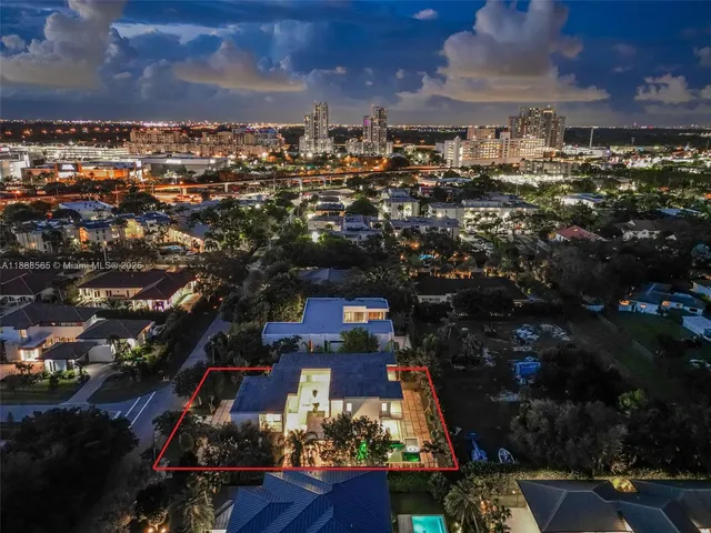 $6,999,999 | 9101 Southwest 69th Court, Pinecrest, FL 33156