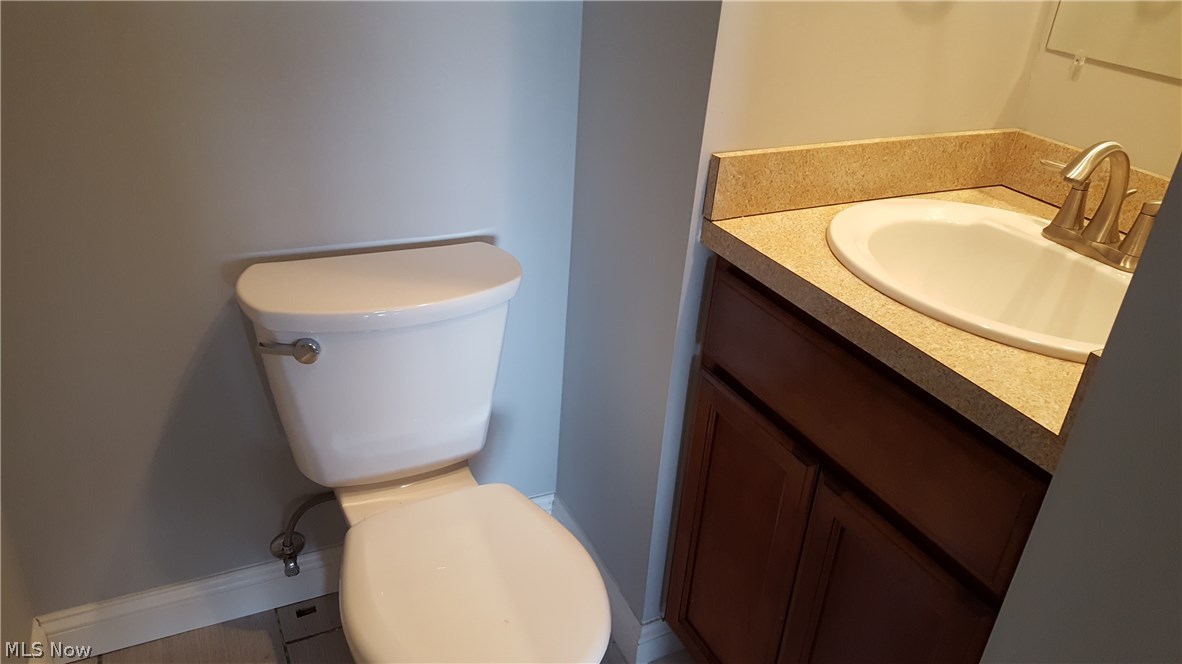 1680 South Green Road Cleveland, OH 44121 - Photo 12 of 30