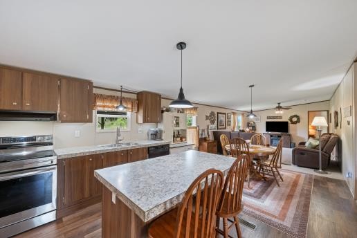 7112 Cobb Road Christiana, TN 37037 - Photo 7 of 22 a view of a kitchen and dining room