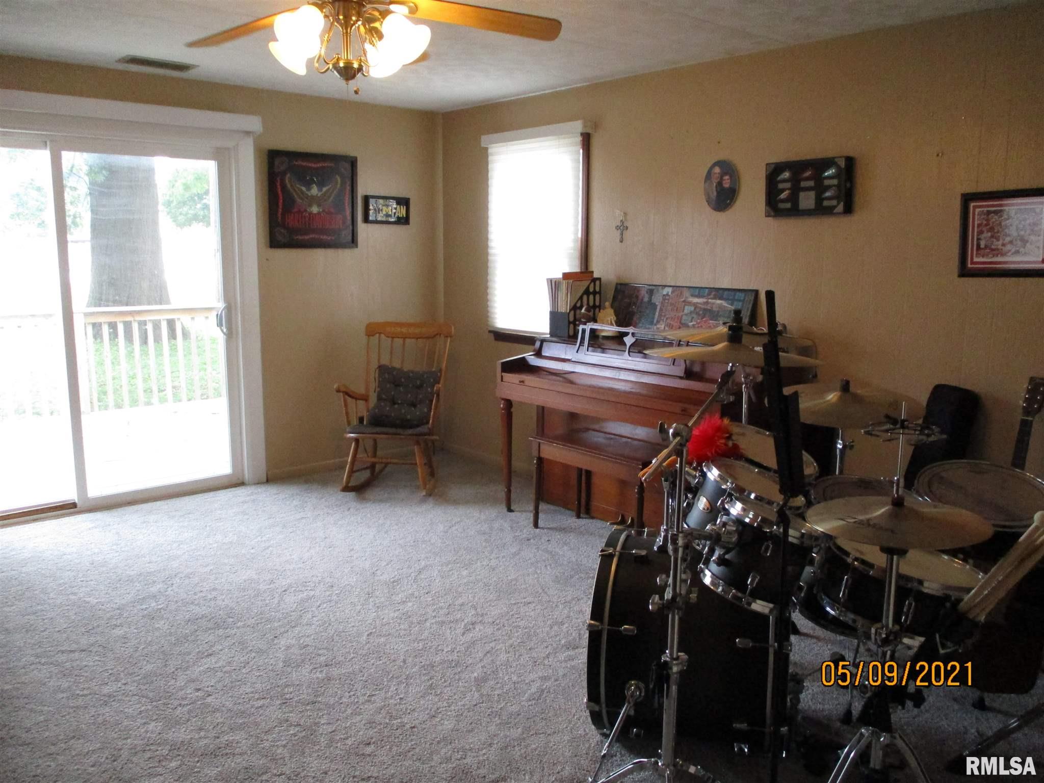 3028 Louise Lane Springfield, IL 62702 - Photo 11 of 14 Gallery Image 11