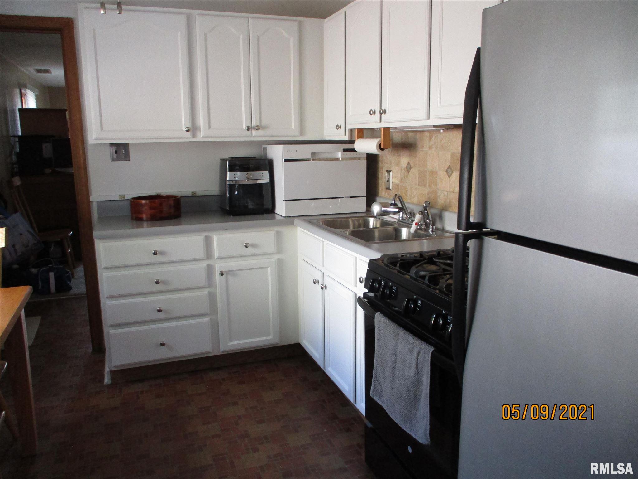 3028 Louise Lane Springfield, IL 62702 - Photo 6 of 14 Gallery Image 6