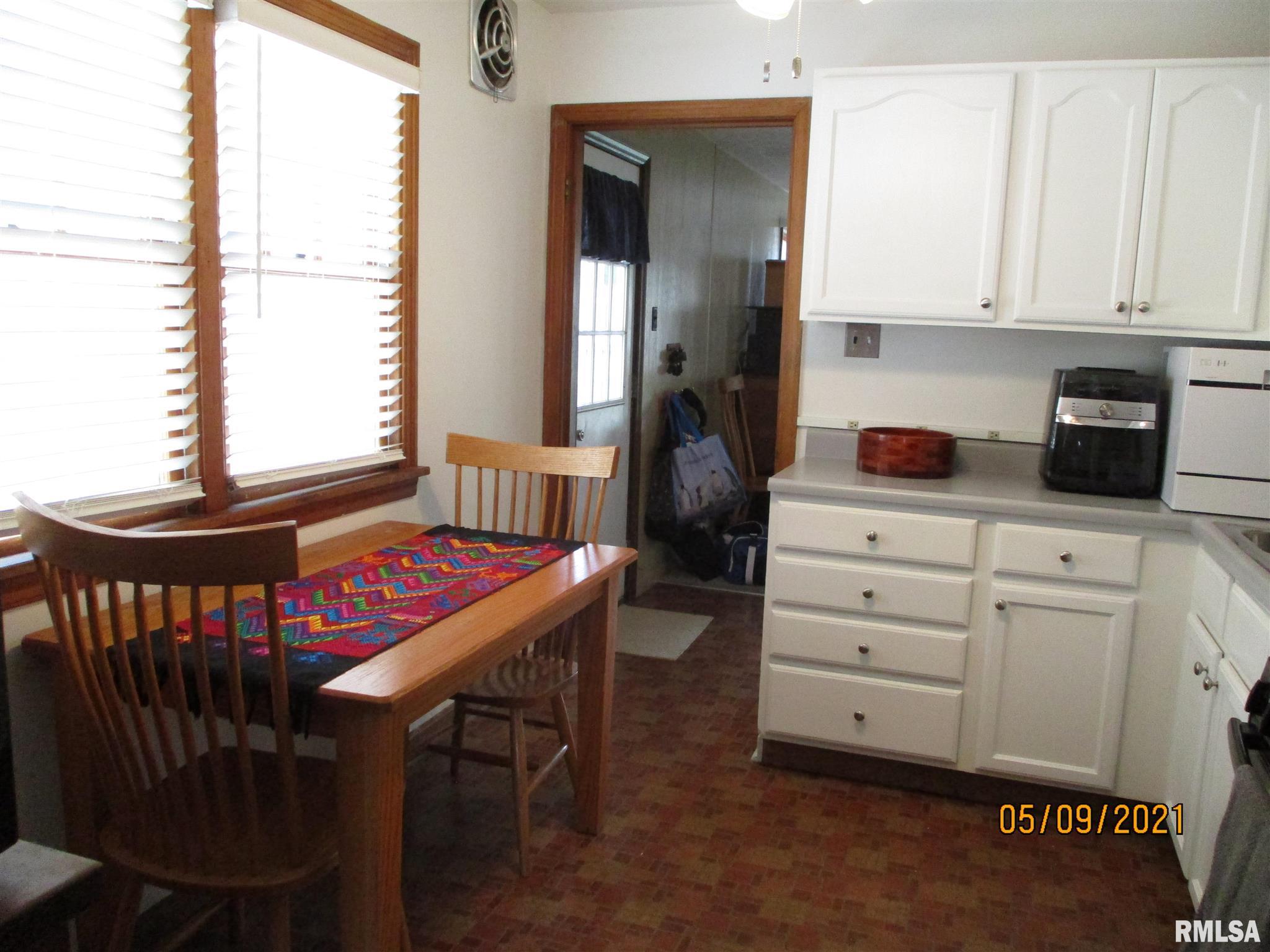 3028 Louise Lane Springfield, IL 62702 - Photo 7 of 14 Gallery Image 7
