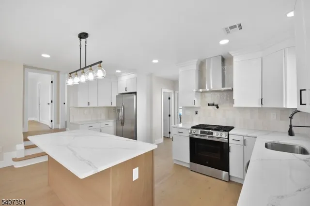 $879,000 | 715 Stuyvesant Avenue, Lyndhurst, NJ 07071