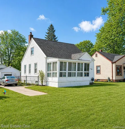 $160,000 | 17405 Brady, Redford, MI 48240