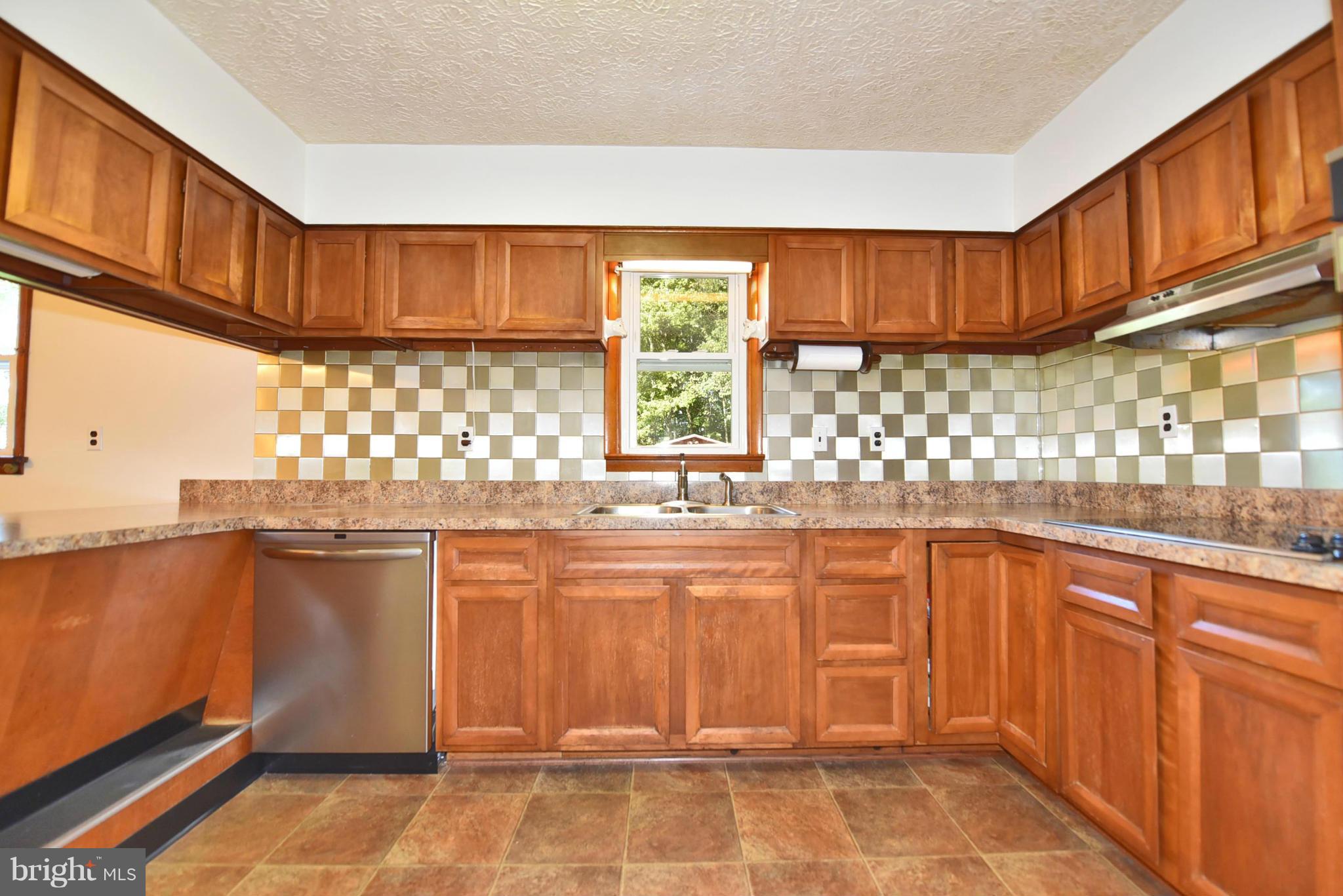 2040 Franklin Church Road Darlington, MD 21034 - Photo 10 of 30 Beautiful New Kitchen Flooring