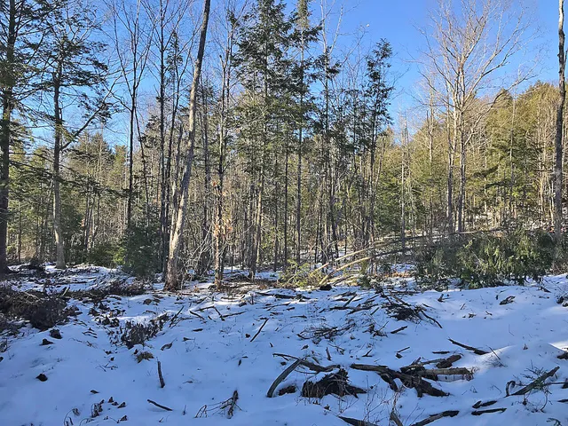 $195,000 | One Newcastle Me 04553, Newcastle, ME 04553