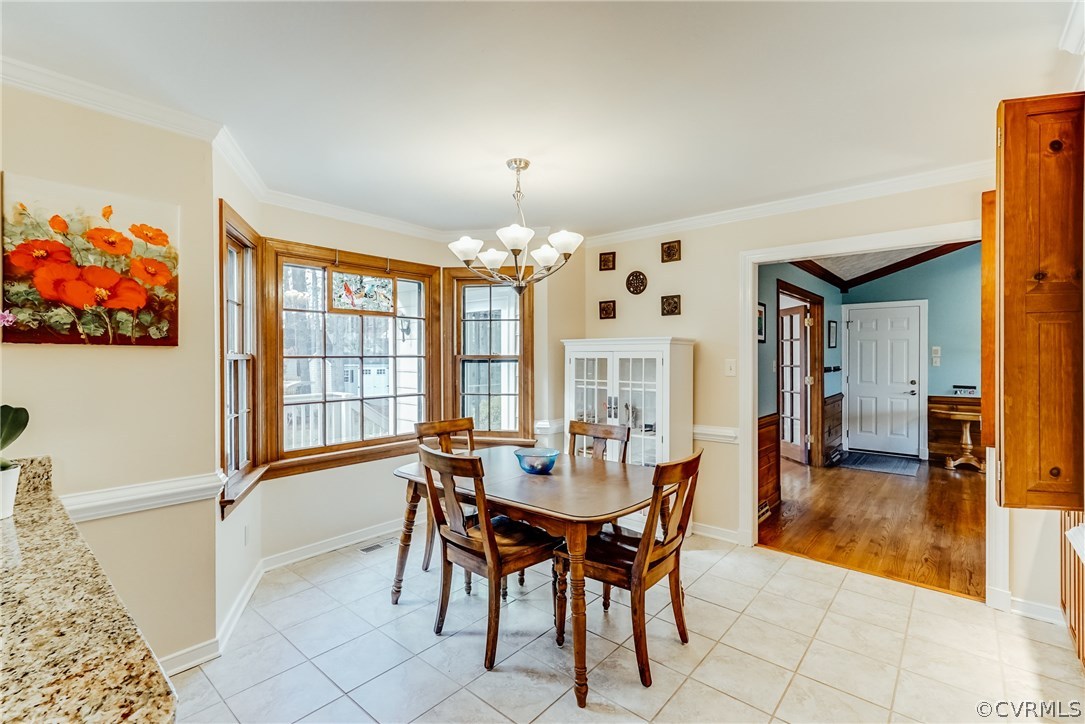 1810 Locust Hill Road Henrico, VA 23238 - Photo 13 of 41 Eat in kitchen with bay window