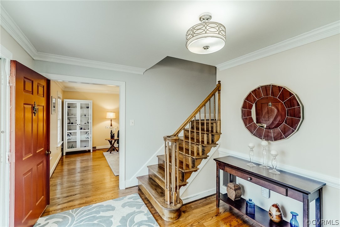 1810 Locust Hill Road Henrico, VA 23238 - Photo 6 of 41 Entry foyer with doorway to living room