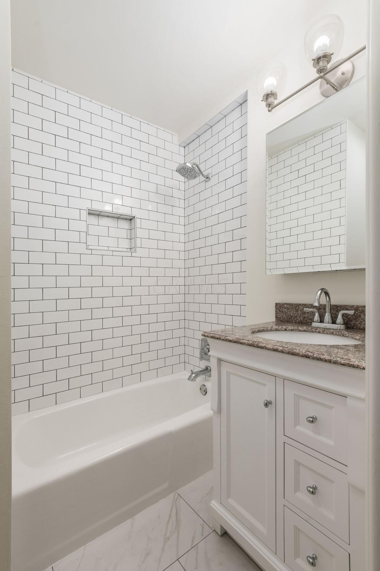 1340 Castleton Road North Columbus, OH 43220 - Photo 16 of 23 Owners bath