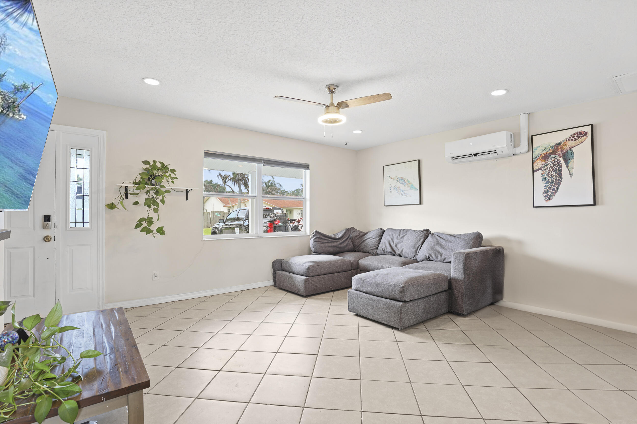 1741 Southeast Jackson Street Stuart, FL 34997 - Photo 4 of 35 6_0o1a5135