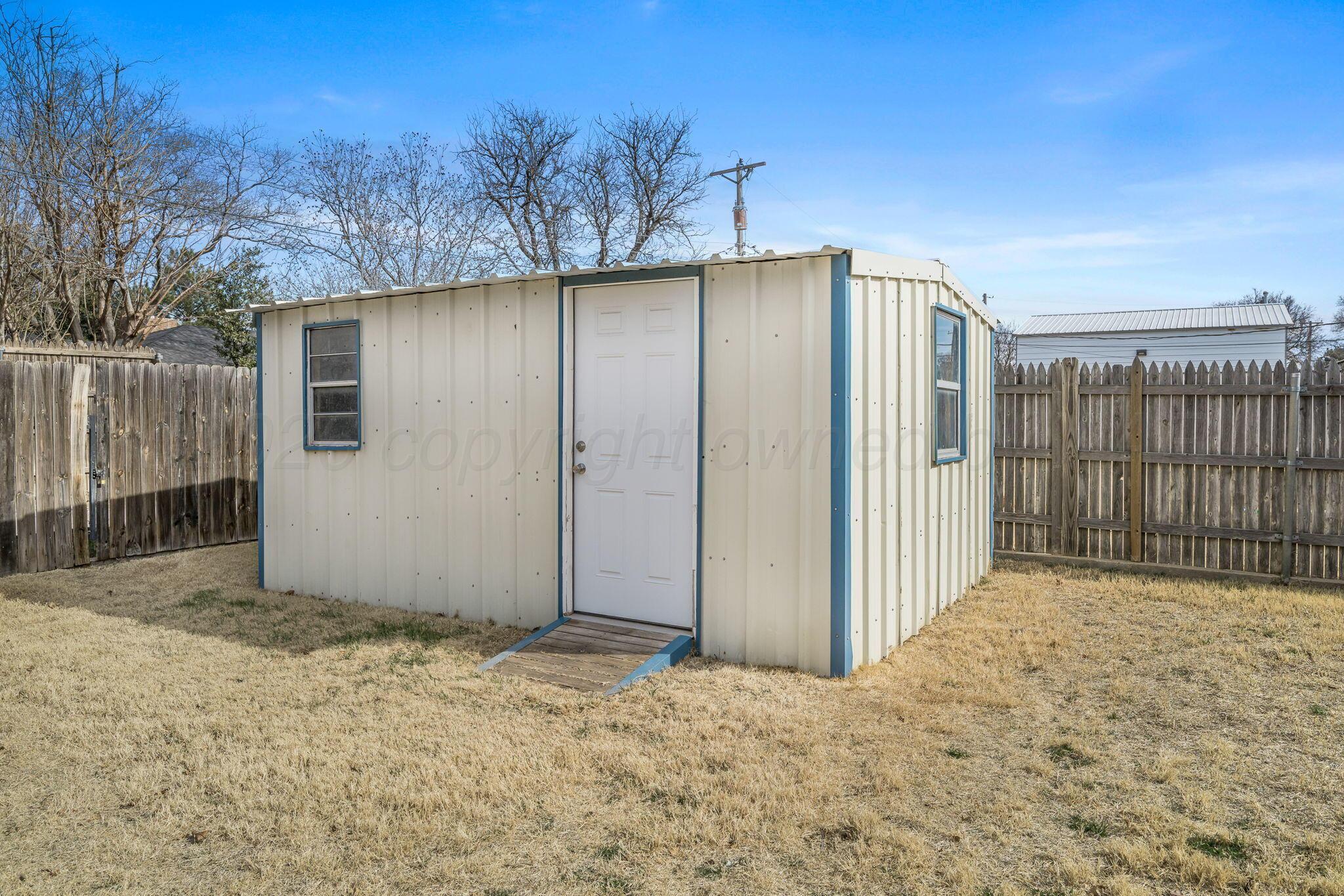 5106 Azalea Avenue Amarillo, TX 79110 - Photo 17 of 20 Shed