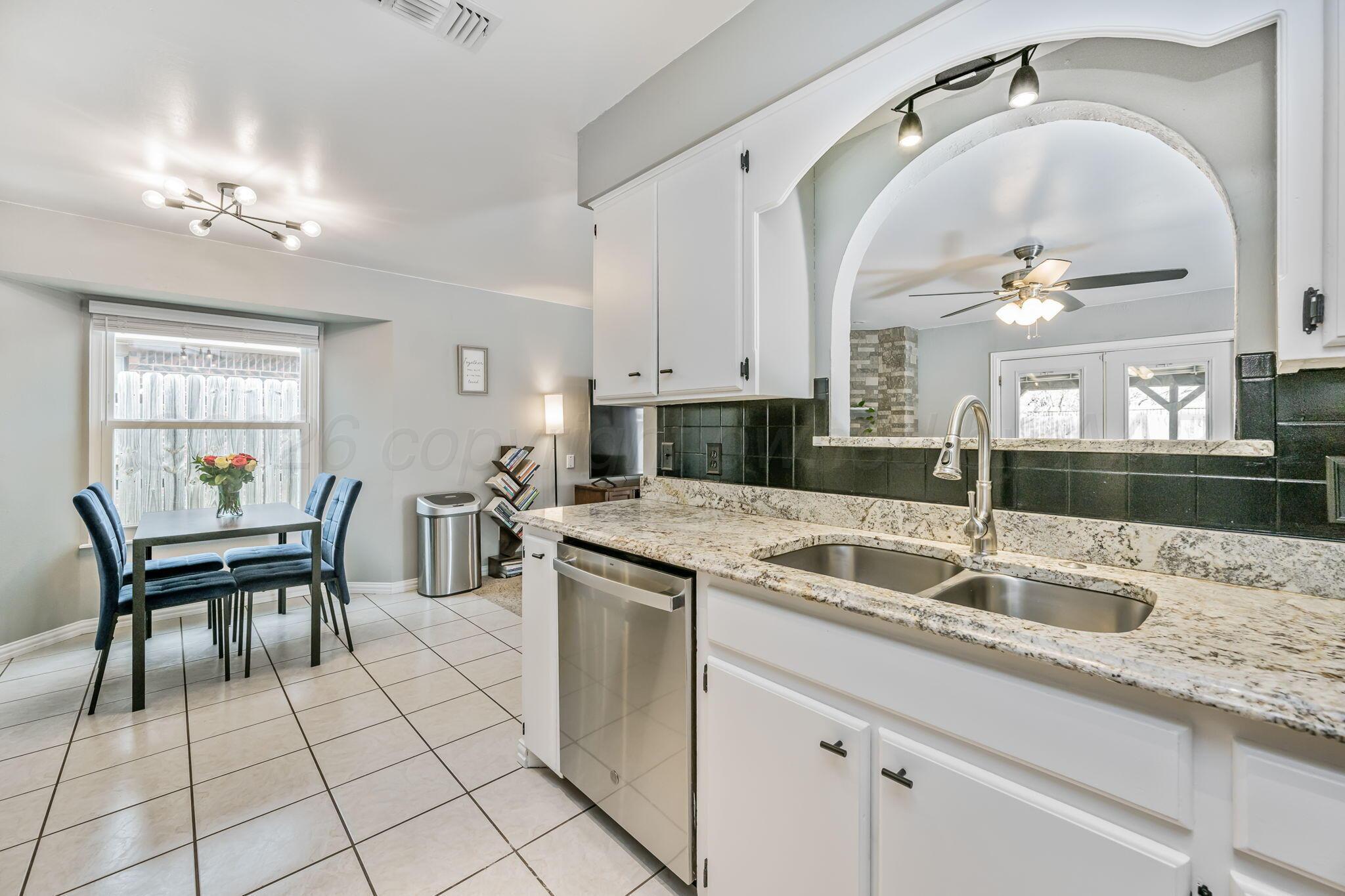 5106 Azalea Avenue Amarillo, TX 79110 - Photo 3 of 20 Kitchen/Dining Room